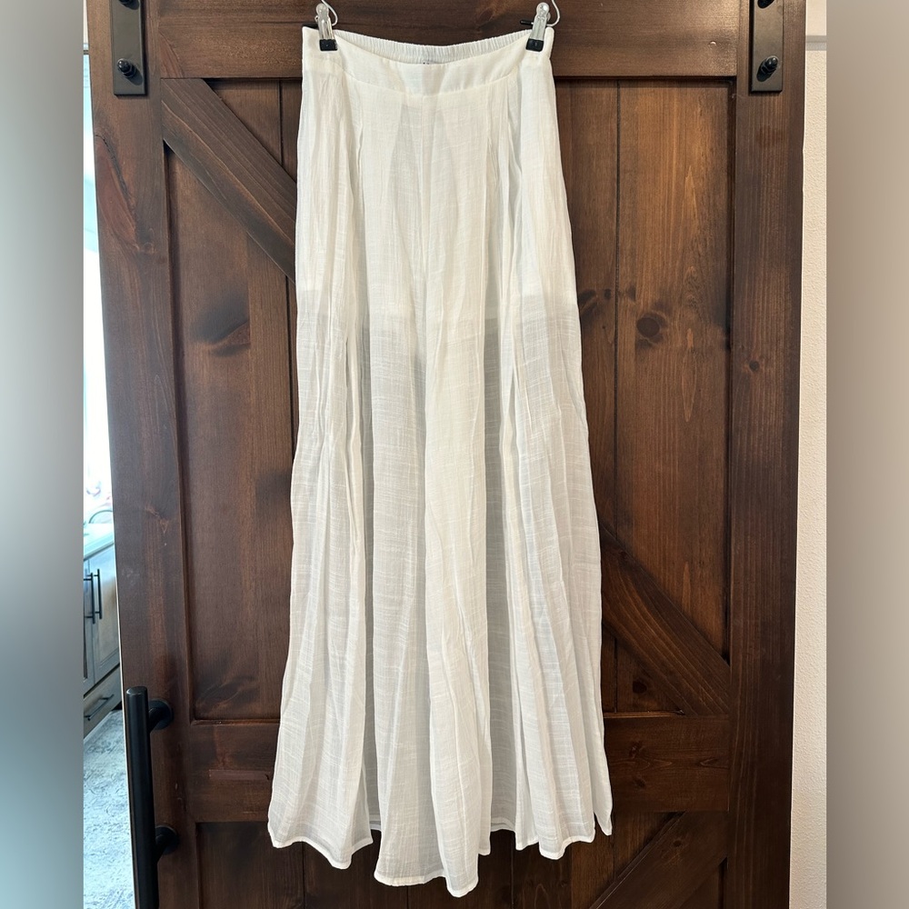 White Off-Shoulder Ruffle Shirt and Pant Set Vacation Spring Break! - Picture 4 of 5